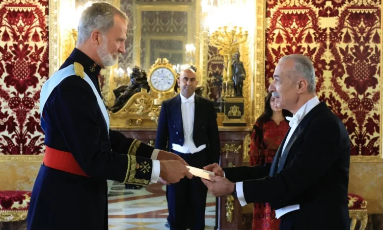 خطوة تاريخية: العاهل الإسباني يتسلم أوراق اعتماد أول سفير لفلسطين