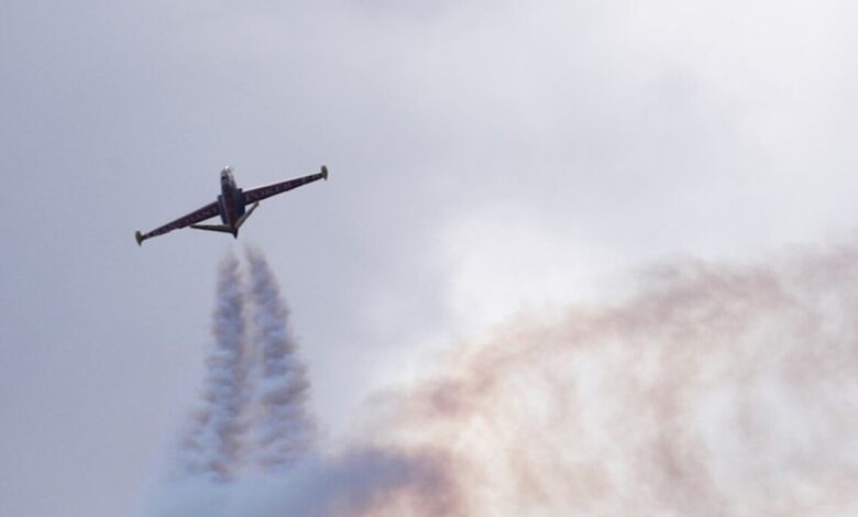 حادثة مؤسفة في لافاندو: تحطم طائرة خلال عرض جوي