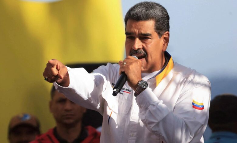 مادورو يتهم غونزاليس أوروتيا بالتخطيط للفرار بعد الانتخابات الرئاسية