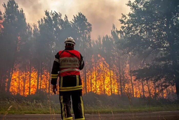 حرائق غابات تهدد فرونتينيان: إجلاء السكان تحت الضغط