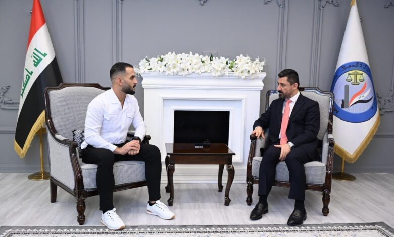 من خلف القضبان إلى منصّة التتويج: قصة نجاح سجين عراقي