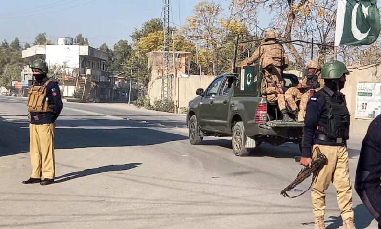 هجوم مسلح على الحدود الباكستانية الأفغانية يُسفر عن مقتل 10 من شرطة الحدود