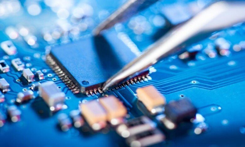 ترامب ينتقد قانون الرقائق الأمريكي ويتهم تايوان بـ”سرقة” الصناعة