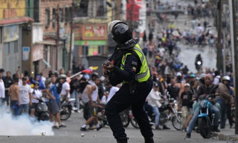 مادورو يتهم المعارضة بالتحريض على العنف في فنزويلا بعد إعادة انتخابه