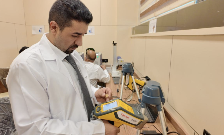 وزارة التخطيط تفتتح أول مركز لفحص ووسم الذهب المستورد في مطار بغداد