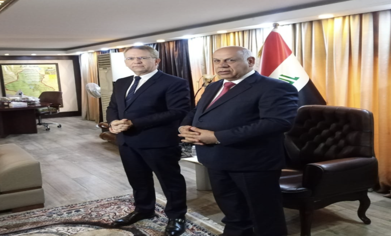 وزير الثقافة يدعو فرنسا لتنظيم نشاطات ثقافية وسياحية في العراق