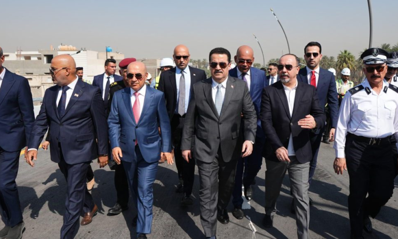 رئيس الوزراء يؤكد أهمية مشاريع فكّ الاختناقات المرورية في بغداد ويحتفي بافتتاح مجسري عدن وصنعاء