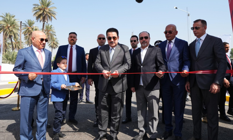 رئيس الوزراء محمد شياع السوداني يفتتح مجسري عدن وصنعاء ضمن مشاريع فكّ الاختناقات المرورية في الكاظمية