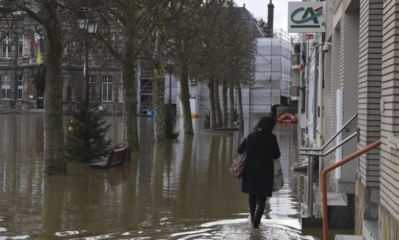 فرنسا تعلن حالة التأهب القصوى بسبب الفيضانات في منطقة سين إيه مارن