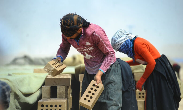 وزارة البيئة تلزم معامل الطابوق في النهروان باستخدام الغاز بدل الوقود الثقيل للحد من الانبعاثات