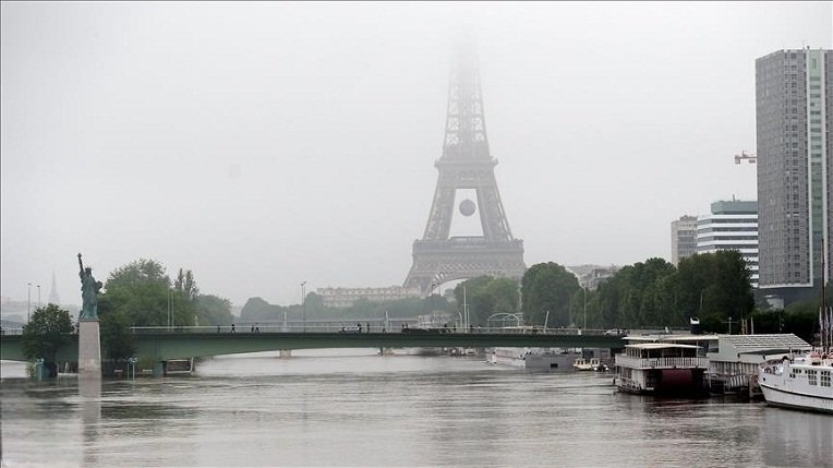 عاصفة “كايتانو” تضرب فرنسا وتُسبب إصابات وأضراراً جسيمة