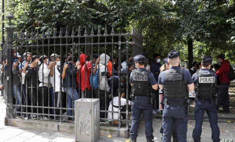 إحباط مخطط تهريب بشر ضخم في فرنسا