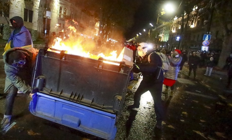 تبليسي تشهد عملية إخلاء قسرية للمتظاهرين المعارضين