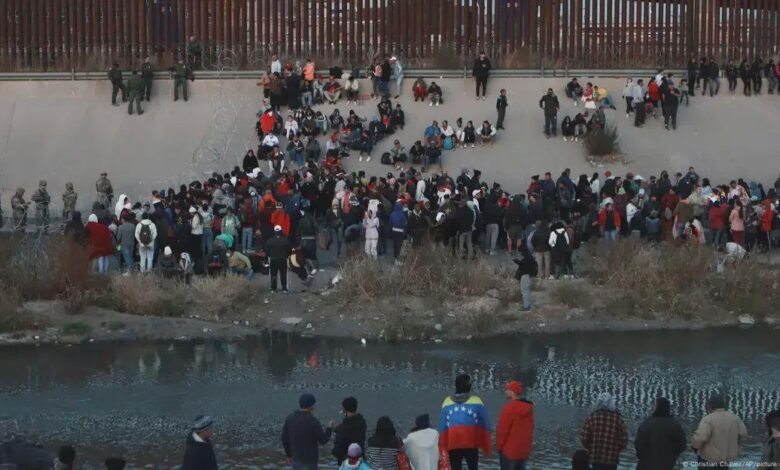 حكم قضائي يُوقف برنامجاً للمهاجرين في الولايات المتحدة