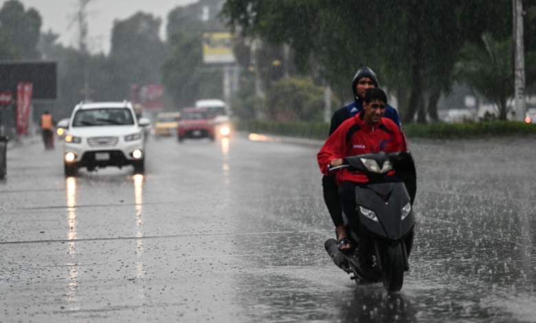 حملة إصلاح طرق بغداد تتواصل بعد الأمطار الغزيرة