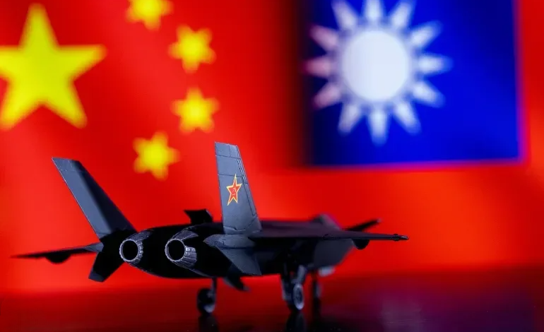 تايوان: نشاط عسكري صيني مكثف حول الجزيرة مع رصد 53 طائرة و19 سفينة