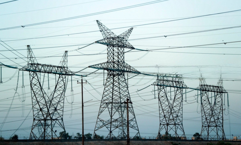 خطة وزارة الكهرباء لتعويض نقص الغاز الإيراني وتأمين الوقود للمحطات