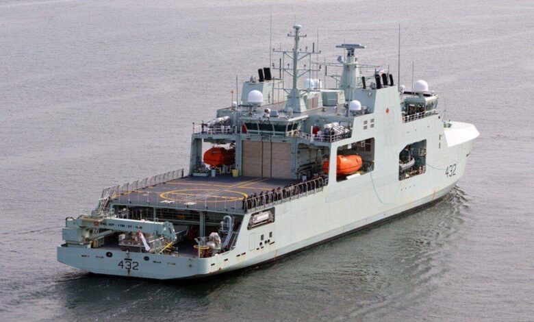 كندا تطلق سفينة دوريات عسكرية جديدة كاسحة للجليد لتعزيز قدراتها البحرية