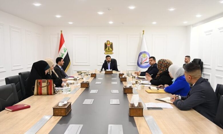 وزير العدل يدعو إلى تحسين البنية التحتية للسجون النسائية