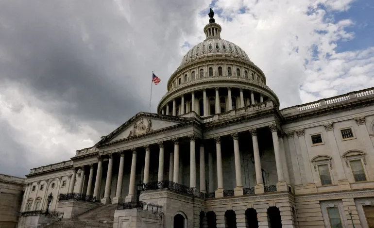 تصويت تاريخي في الكونغرس لتجنب شلل الحكومة الأميركية