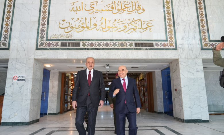 اجتماع وزاري لتوزيع الأراضي بين منتسبي وزارة الدفاع والإعمار