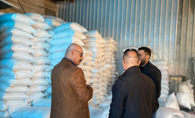 وزارة التجارة تضبط كميات طحين معدة للبيع كأعلاف وتكثف الرقابة على الأسواق