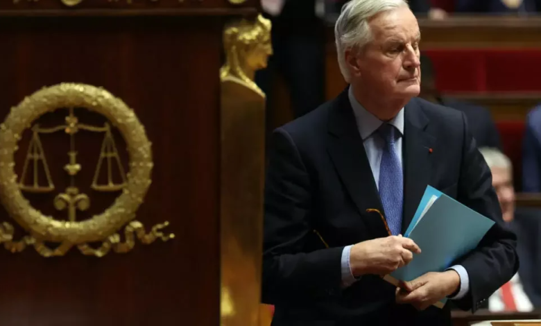 البرلمان الفرنسي يُقيل بحكومة بارنييه