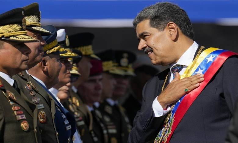 المعارضة الفنزويلية تطالب الجيش برفض أوامر مادورو