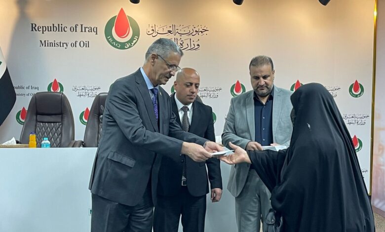 إطلاق منح مالية للعوائل المتعففة ضمن مبادرة “بين أهلنا” بمشاركة 10 وزارات