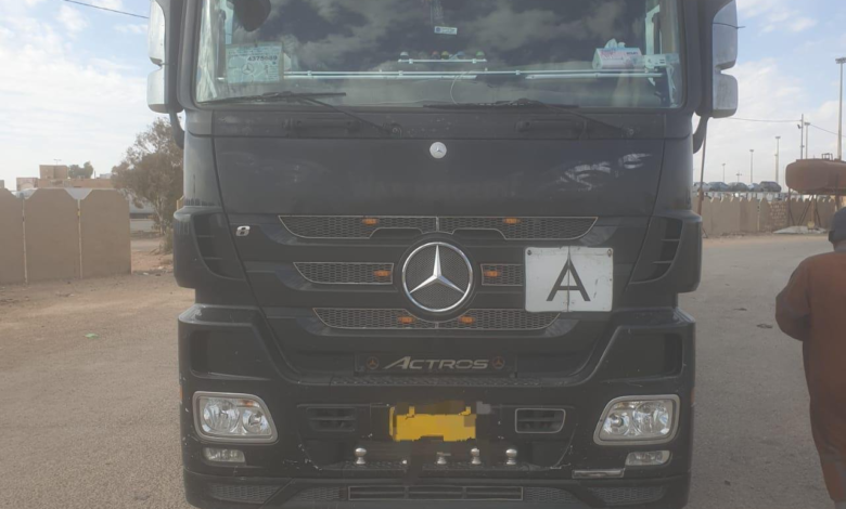 إحباط تهريب عجلات وتلاعب جمركي في طريبيل وأم قصر