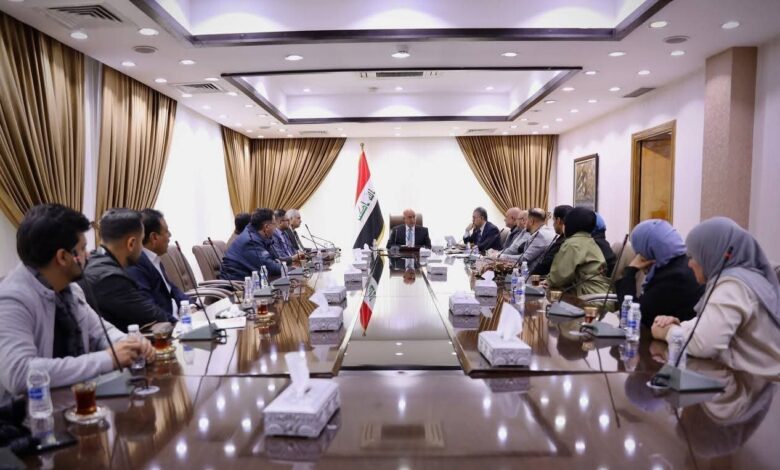 وزير الصحة يتابع إنجاز المشاريع الصحية في المثنى