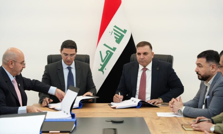 وزارة الكهرباء توقع 3 عقود لتأهيل محطات ثانوية في بغداد وديالى