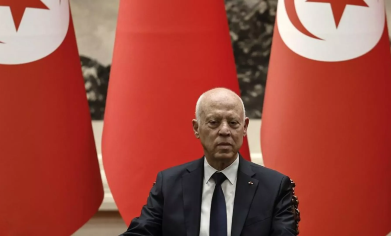 الرئيس التونسي يقيل وزيرة المالية ويعيّن مشكاة الخالدي خلفًا لها