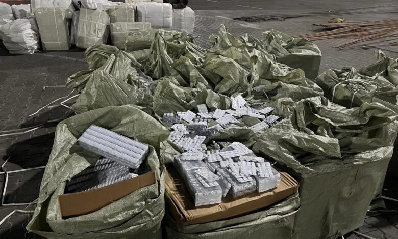 ضبط شحنة أدوية ومستلزمات طبية مهربة في ميناء أم قصر