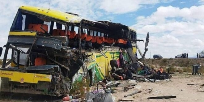 بوليفيا: 13 قتيلاً و20 جريحاً في حادث حافلة مروع
