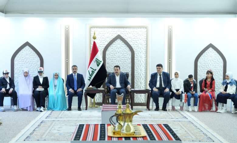 رئيس الوزراء يتعهد بافتتاح 100 مدرسة للأيتام ويشاركهم إفطار رمضان