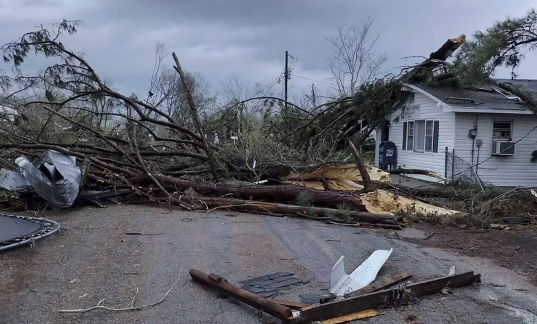 كارثة طبيعية تضرب وسط وجنوب أمريكا: أعاصير مدمرة تحصد أرواح العشرات