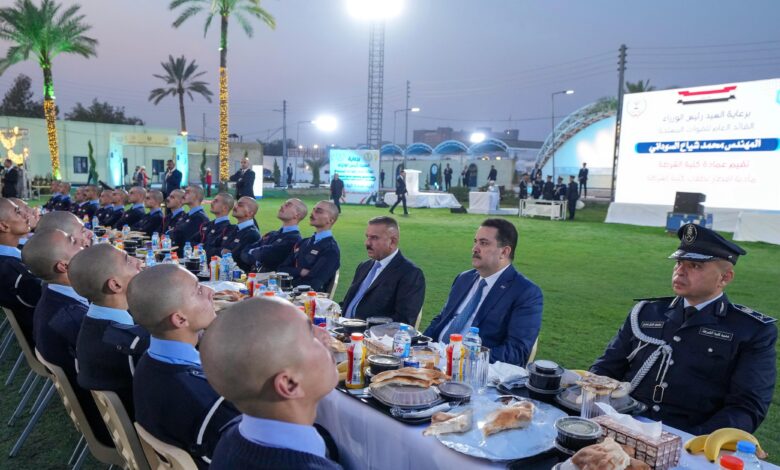 القائد العام يشارك ضباط كلية الشرطة مائدة الإفطار الرمضانية