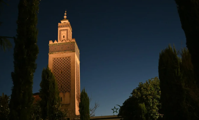 مساعي فرنسية جزائرية للتهدئة: دور محوري لمسجد باريس في تقريب وجهات النظر