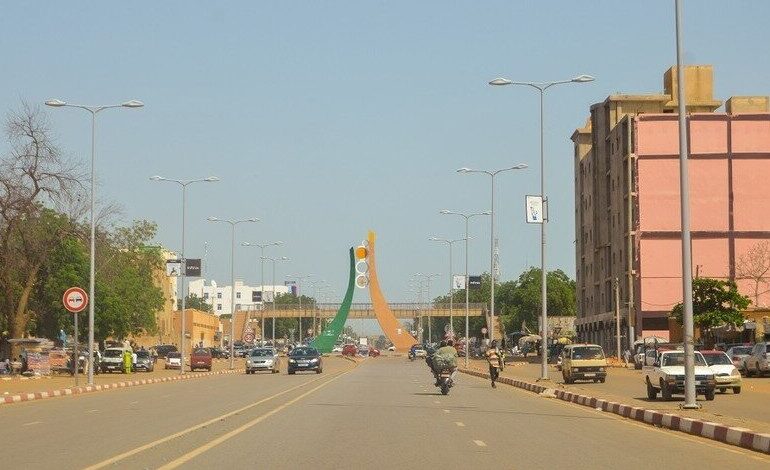 هجوم إرهابي مسجد النيجر: دماء بريئة تسيل في قرية فونبيتا وإعلان حداد وطني