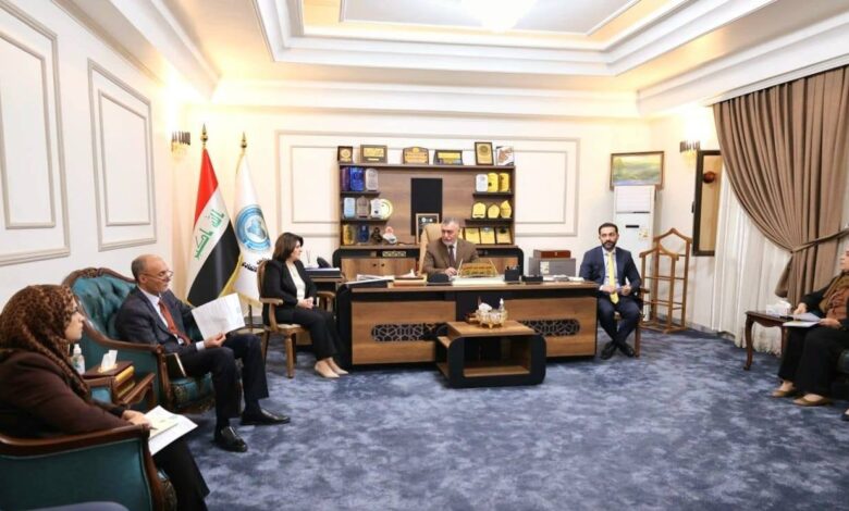 فرص عمل جديدة: مجلس الخدمة يوفر 1050 وظيفة حكومية للعراقيين