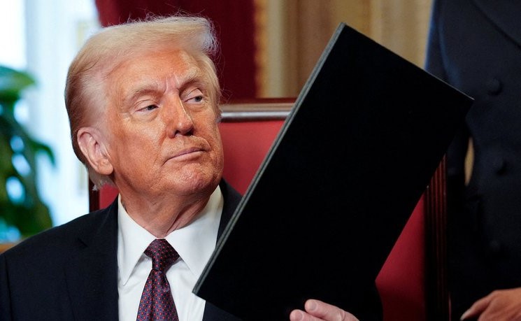 ترامب يكشف عن استراتيجيته الجديدة للتفاوض على الرسوم الجمركية