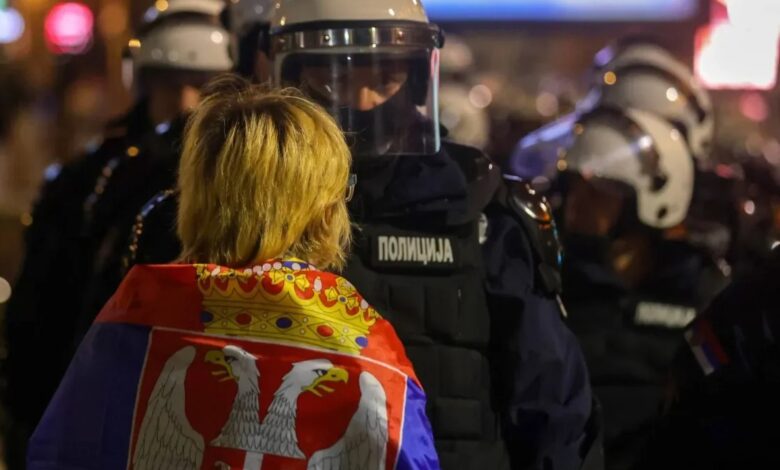 خبراء روس يحققون في مزاعم استخدام أسلحة صوتية ضد محتجين في صربيا