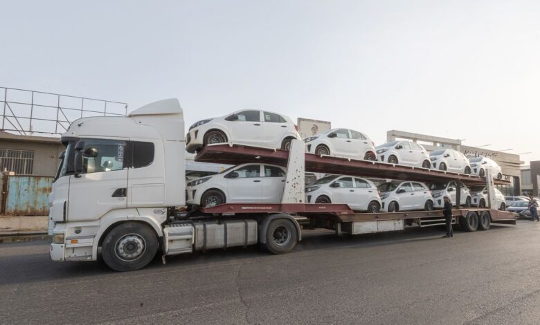 التجارة تضع ضوابط جديدة لاستيراد السيارات لتقليل الازدحامات