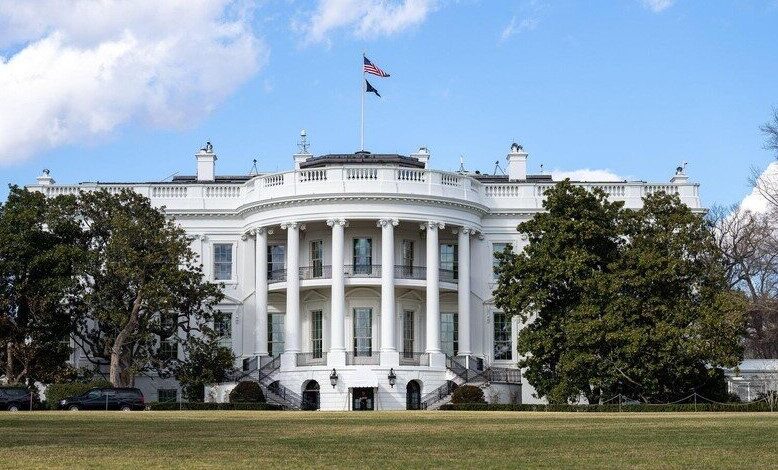 واشنطن توقف مساعدات عسكرية جديدة لأوكرانيا وسط توتر متصاعد