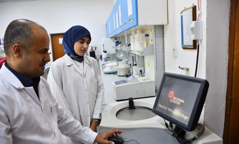 نجاح علمي عراقي: مبتكرة شابة من الديوانية تطور لقاحاً يحمي العجول ويعزز الثروة الحيوانية