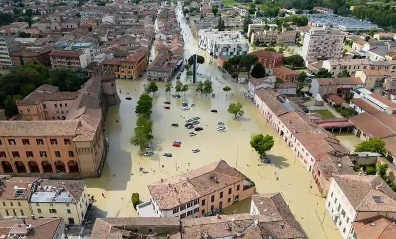 كارثة مائية تجتاح شمال إيطاليا: فيضانات وضحايا ومناطق منكوبة