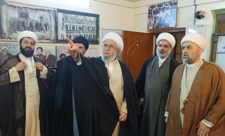 بالصور: آية الله رمضاني يزور مركز توثيق تراث حوزة النجف العلمية