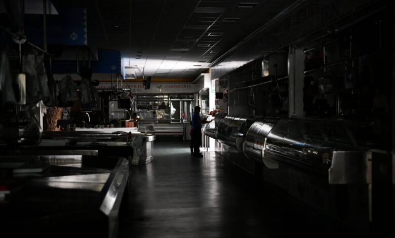 إسبانيا تستعيد الضوء: عودة الكهرباء إلى 90% من البلاد بعد انقطاع واسع