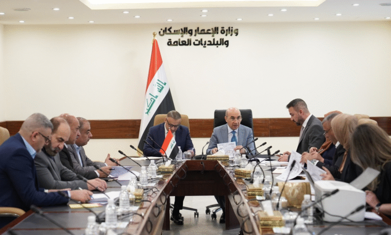 وزير الإعمار يترأس اجتماعًا لمتابعة تنفيذ مشروع البنى التحتية في سامراء